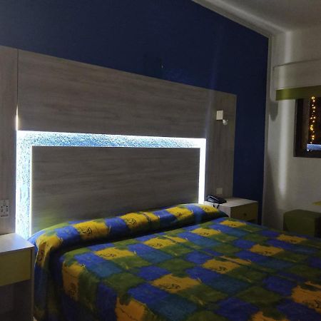 Hotel Gilbert Мехико Экстерьер фото